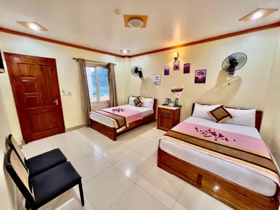 Superior Double Room with Two Double Beds — Manh Vuong Hotel CatBa